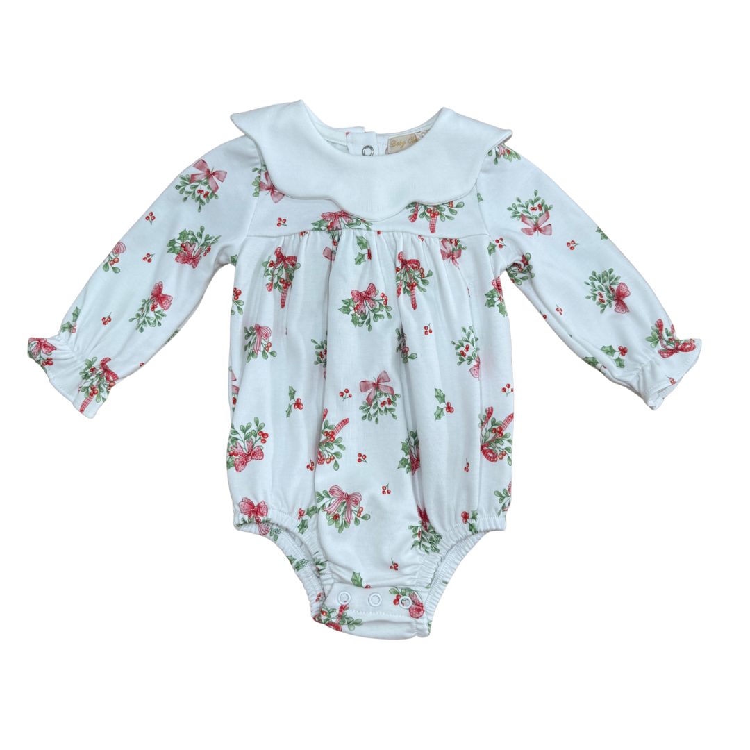 Mistletoe Kisses Scalloped Bubble