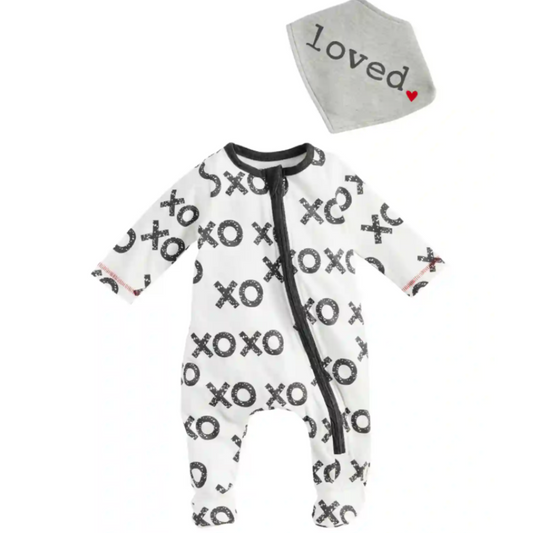 XO Black and white Boy Valentine Sleeper & Bib